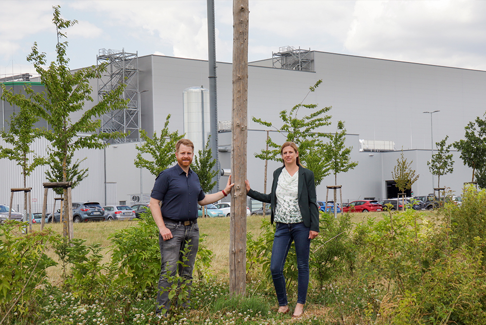 André Schulenberg, WIGOS-UnternehmensService, und Susanne Menke, Prokuristin der oleg.