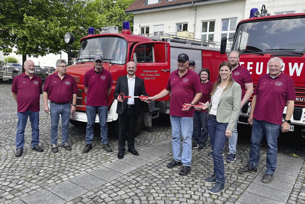 Historische Fahrzeuge der Werkfeuerwehr Homann übergeben